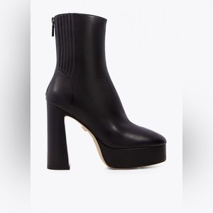 Lola Cruz BNWB Leste booties Size 38 Black platform